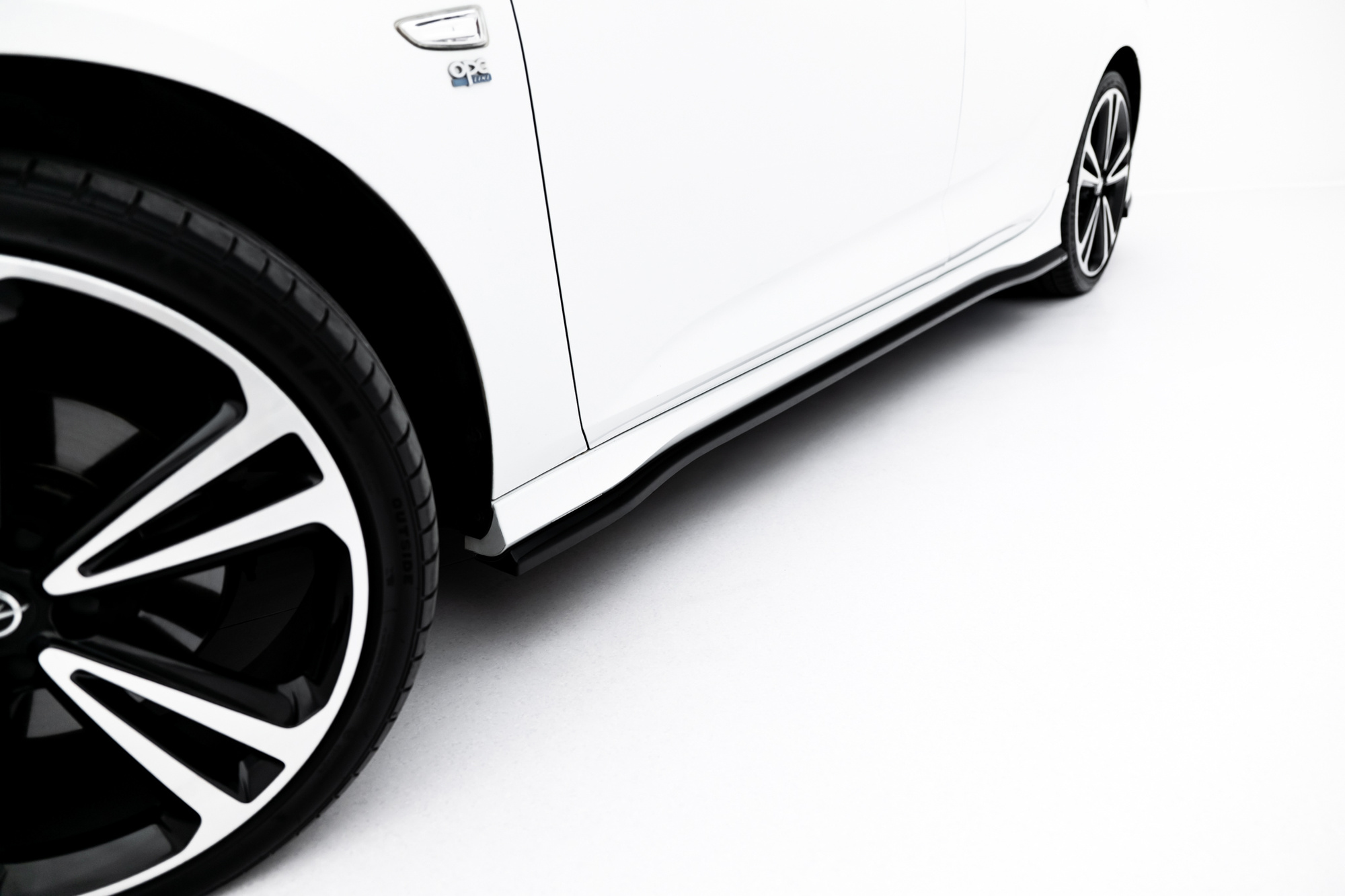 Zijskirts Opel Insignia OPC-Line Mk2 2017–2020 van Maxton Design