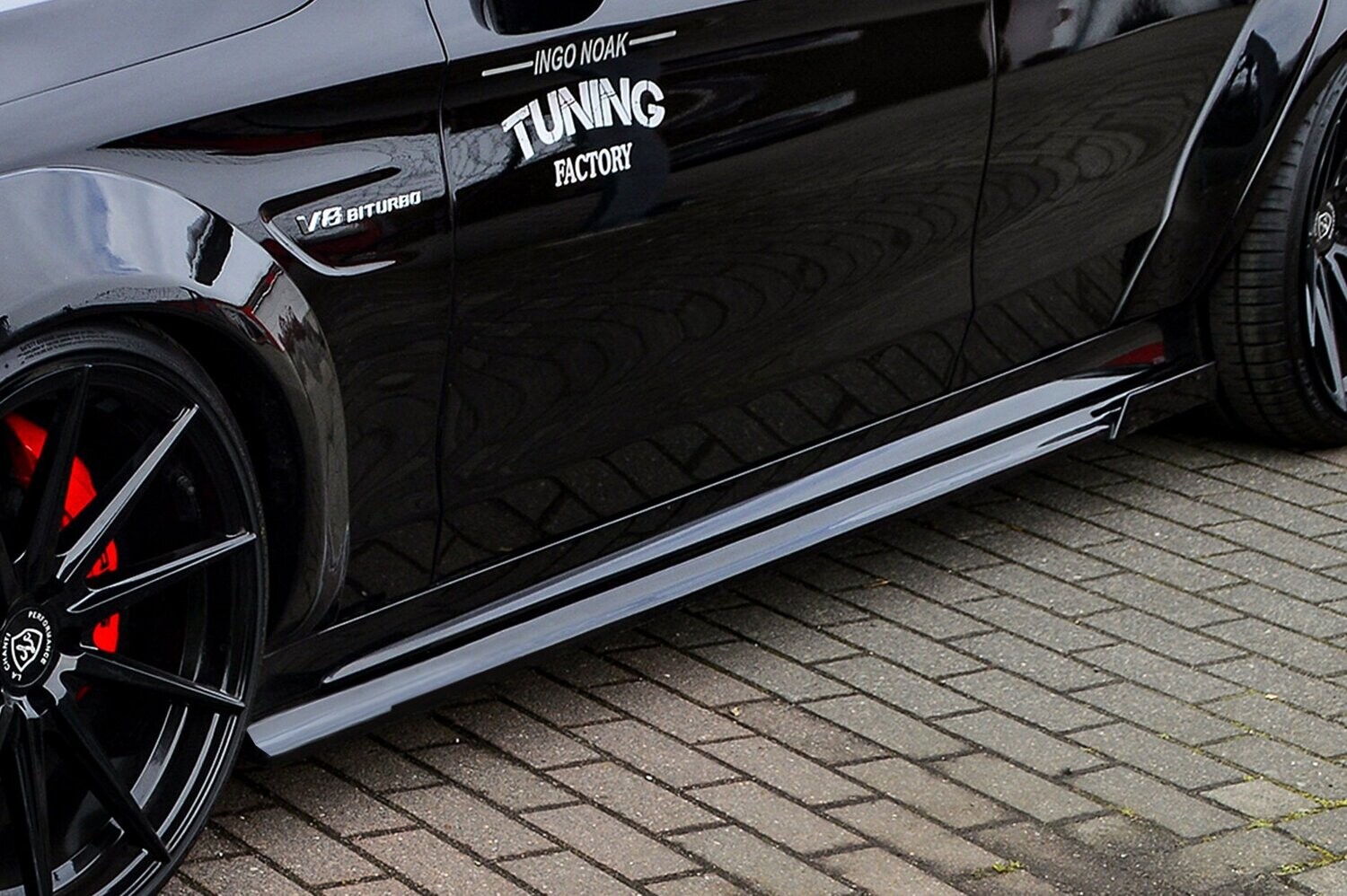Zijskirts met vleugel achterzijde Mercedes C-Klasse C63AMG+S