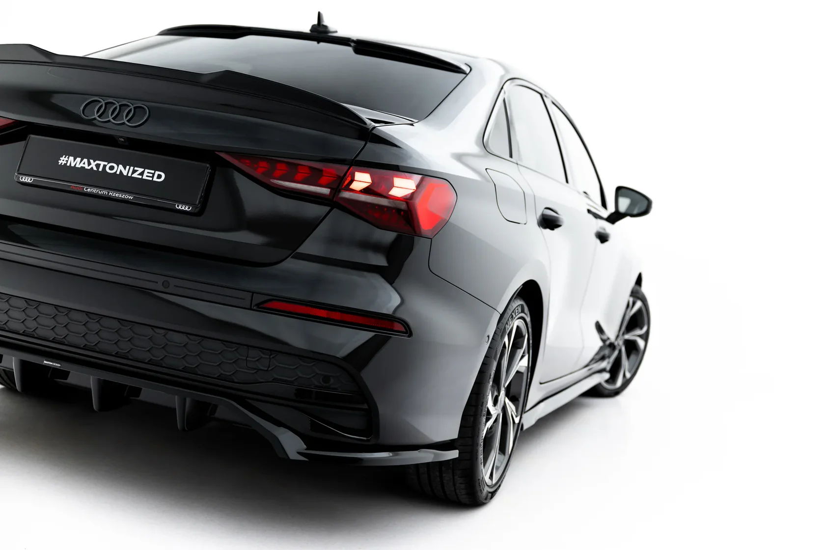 Diffuser V.1 Audi A3 Sedan 8Y Facelift Maxton Glanzend zwart