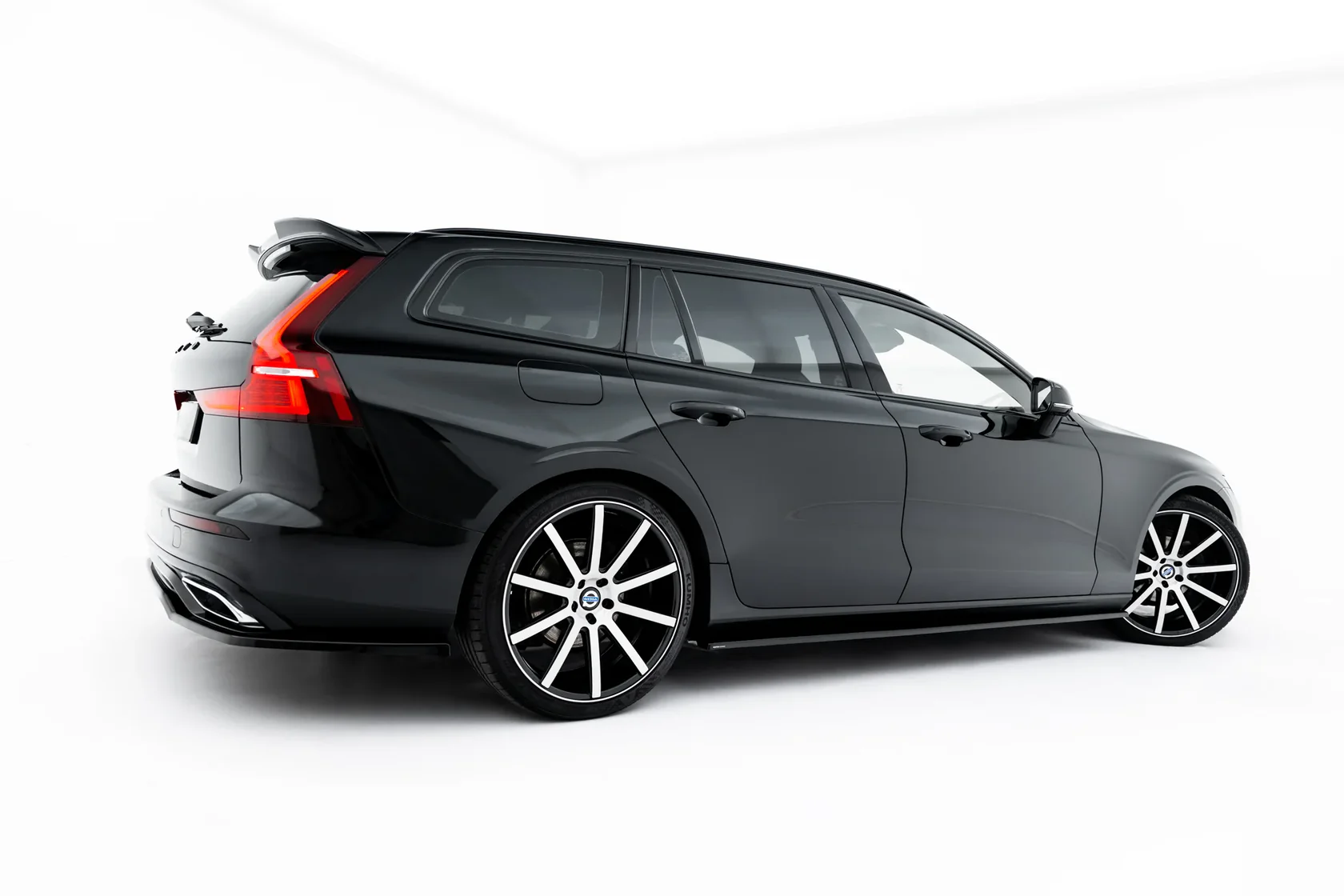 Bodykit Volvo V60 R-Desgin Zwart Glans Maxton