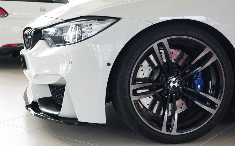 Voorspoiler BMW M3 F80 / M4 F82 F83 Rieger Glans Zwart