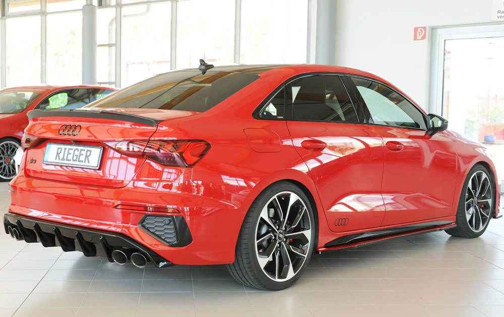 Achteraanzet Audi A3 S-Line / S3 8Y Limousine Glanzend zwart