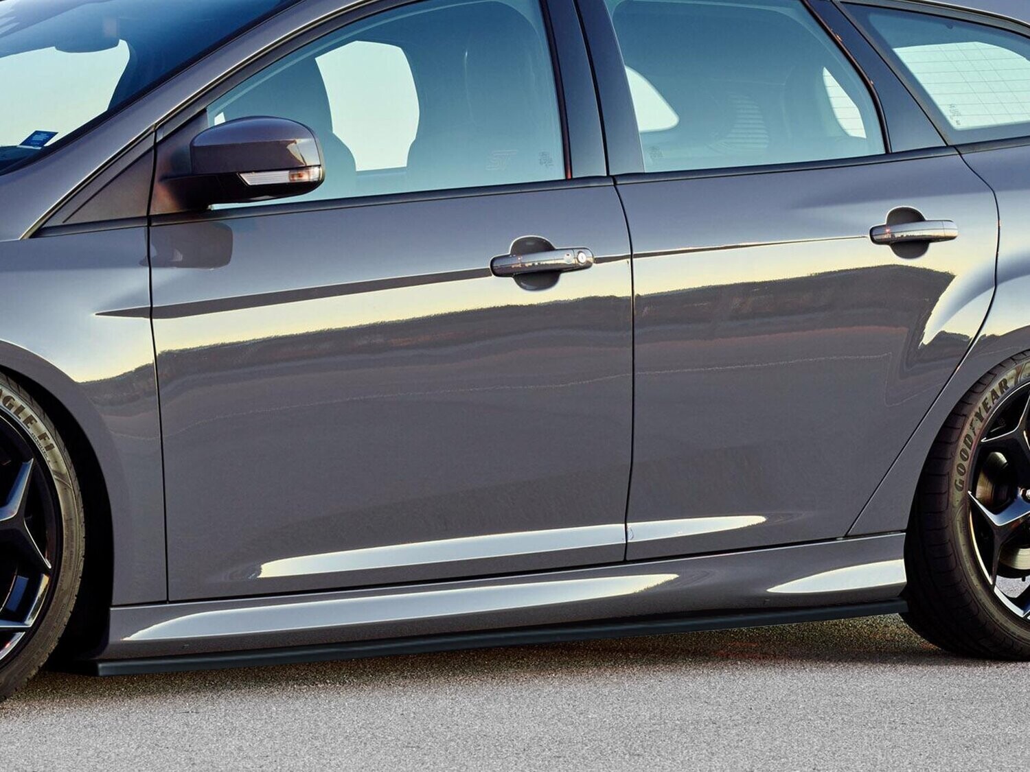 Zijskirts Ford Focus DYB 2015 -