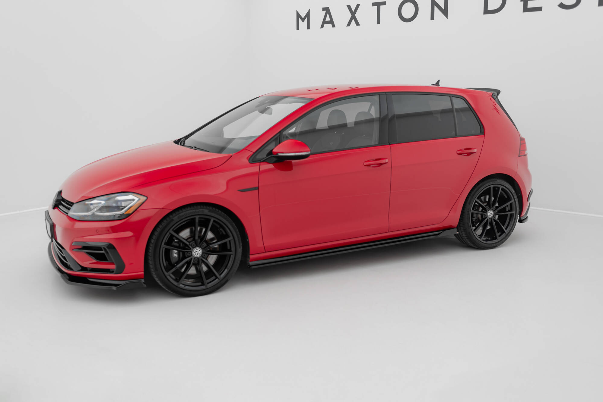Bodykit V.1 Volkswagen Golf R Hatchback MK7 Facelift Maxton Glanzend zwart