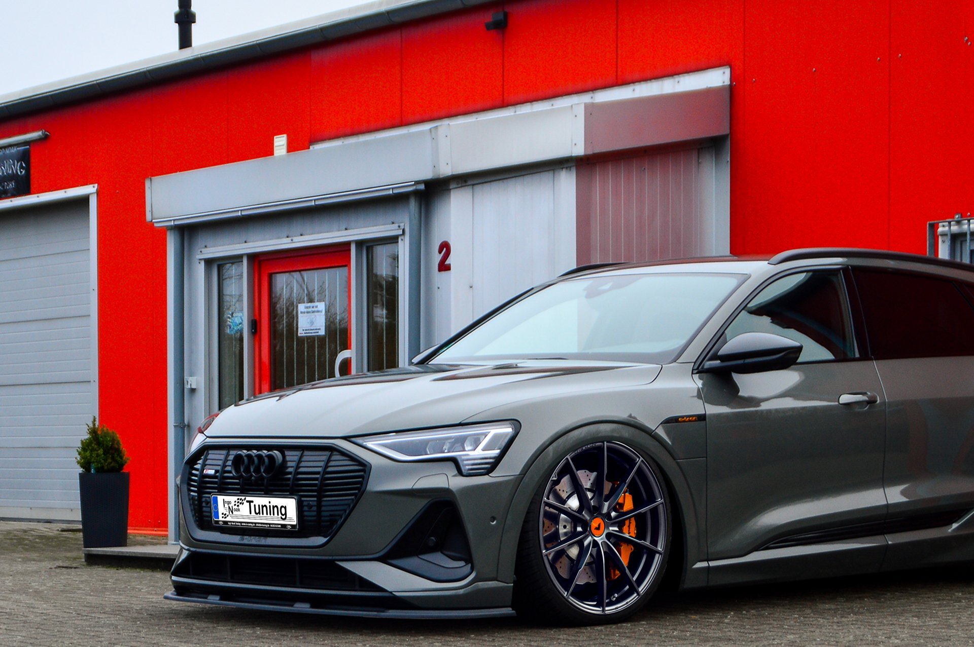 Voorspoiler Audi E-Tron S-Line IN Tuning Glans Zwart