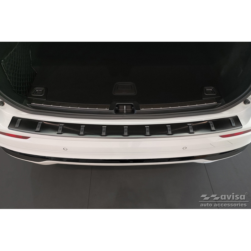 Zwart RVS Achterbumperprotector  Volvo XC60 II 2017-2021 & Facelift 2021- (incl. R-Design) 'STRONG EDITION'