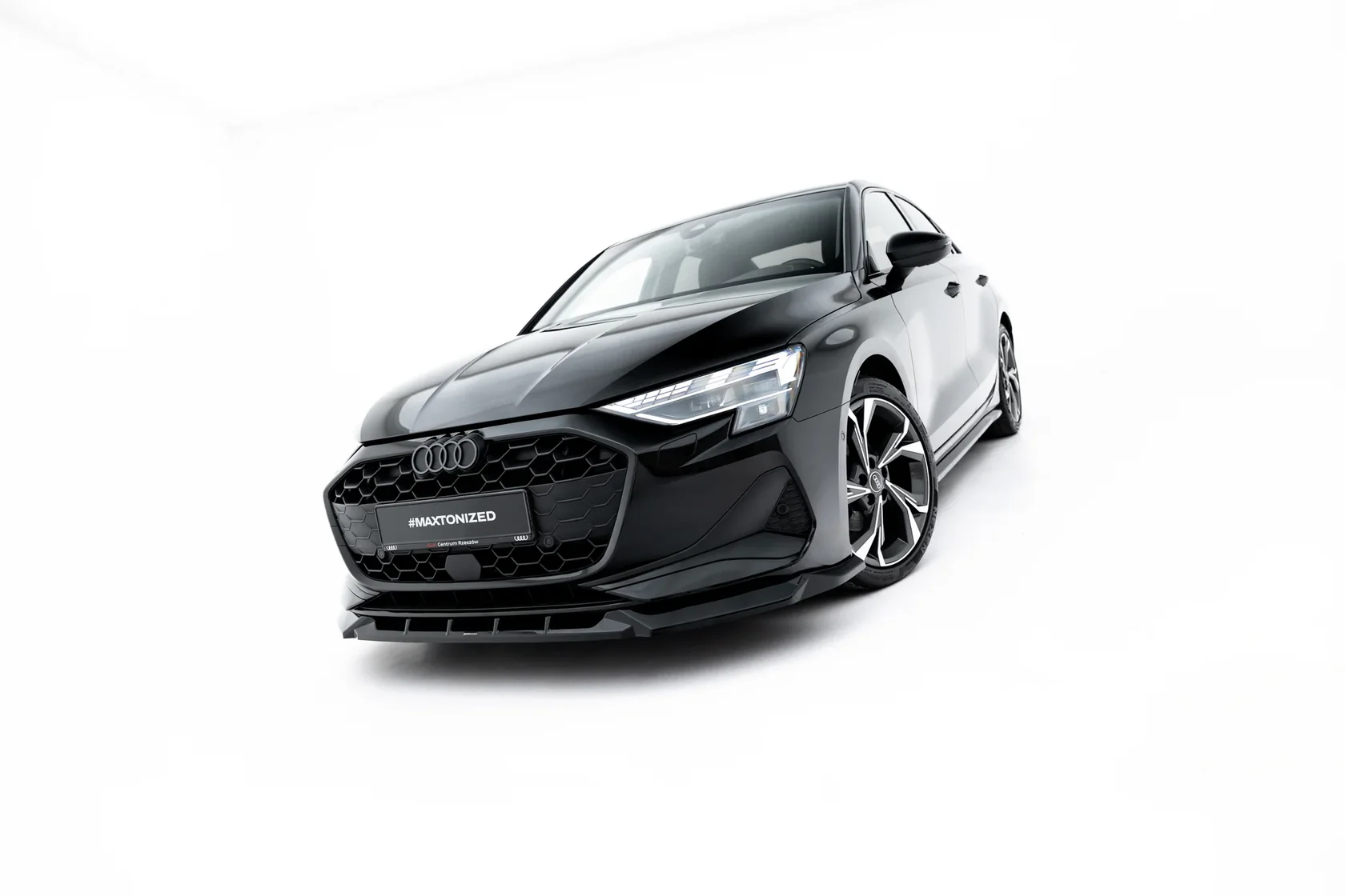 Voorspoiler V.1 Audi A3 Sedan 8Y Facelift Maxton Glanzend zwart