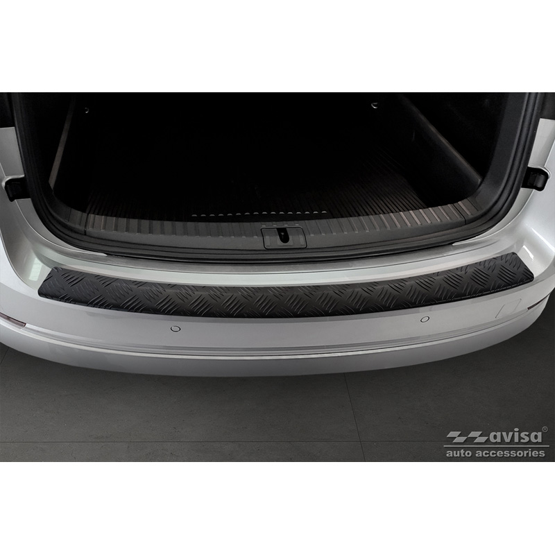Matzwart Aluminium Achterbumperprotector  Skoda Octavia IV Kombi 2020-2024 & FL 2024- (incl. RS, excl. Scout) 'Riffled Plate'